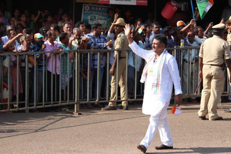 ನಾನು ಏಕಾಂಗಿಯಲ್ಲ:ಡಿಕೆಶಿ!