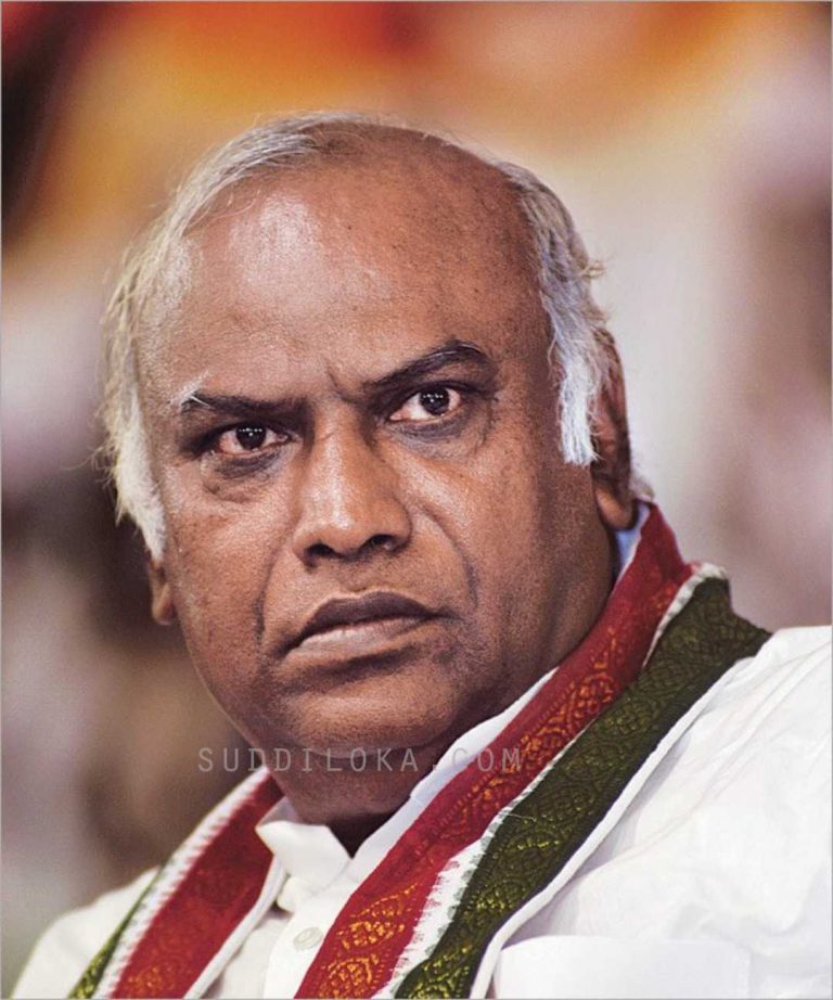 ಸಮ್ಮಿಶ್ರ ಸರ್ಕಾರದ ಭವಿಷ್ಯ ಸಿದ್ದು‌ ಹೇಳಿಕೆಯನ್ನು ಹೈಕಮಾಂಡ್ ಗಮನಿಸುತ್ತಿದೆ:ಖರ್ಗೆ