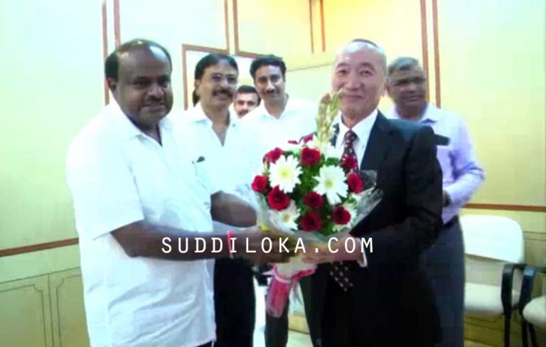 ಹಿಮಾಲಯ ಏರಿದ ಅಧಿಕಾರಿಗೆ ಸಿಎಂ ಅಭಿನಂದನೆ