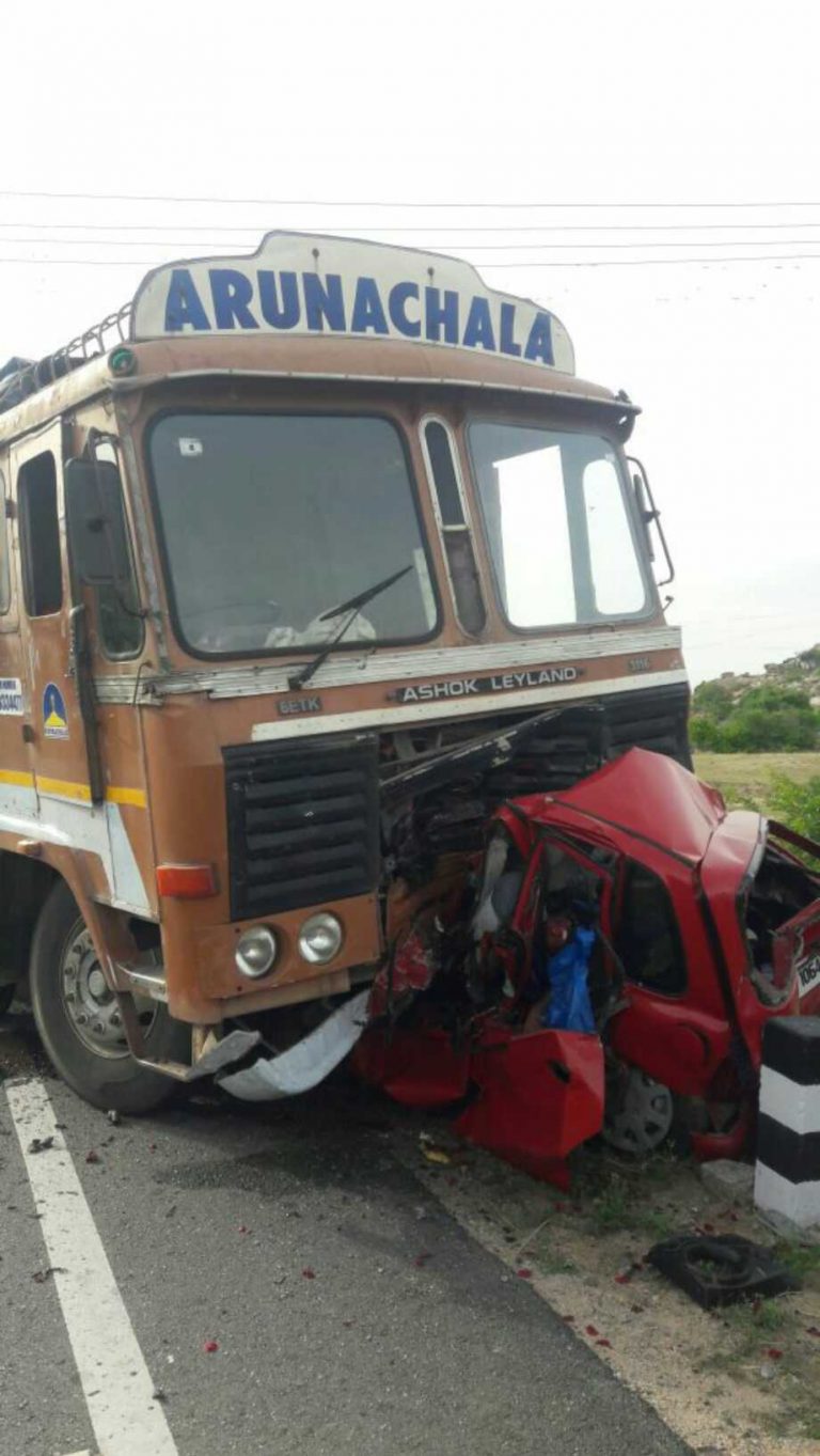 ಭೀಕರ ರಸ್ತೆ ಅಪಘಾತ: ಐವರ ದುರ್ಮರಣ