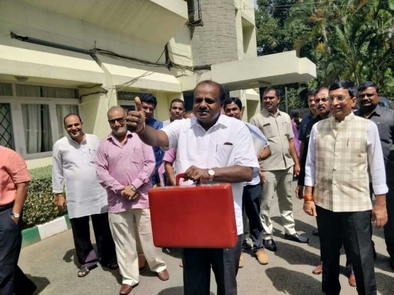 ಬಜೆಟ್‌ನಲ್ಲಿ ಎರಡೂ ಲಕ್ಷದವರೆಗೆ ರೈತರ ಸಾಲ ಮನ್ನಾ ಘೋಷಣೆ!