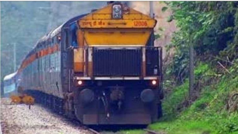 ತಡವಾದ ರಾಣಿ ಚೆನ್ನಮ್ಮ ಎಕ್ಸ್‌ಪ್ರೆಸ್‌, ಡಿಎಆರ್ ಮರು ಪರೀಕ್ಷೆಗೆ ಅನುವು: ಸಿಎಂ