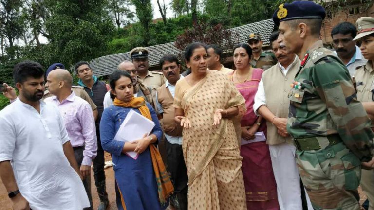 ಸಾ.ರಾ.ಮಹೇಶ್ ಗೆ ರಾಜಕೀಯ ವ್ಯವಸ್ಥೆ ಬಗ್ಗೆ ತಿಳುವಳಿಕೆ ಇಲ್ಲ: ರಕ್ಷಣಾ ಸಚಿವೆ ಗರಂ