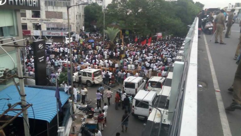 ತಮಿಳುನಾಡಿನಲ್ಲಿ ಕರುಣಾಸ್ತಂಗತ: ಎಐಡಿಎಂಕೆ ನಂತರ ಡಿಎಂಕೆ ಅನಾಥ