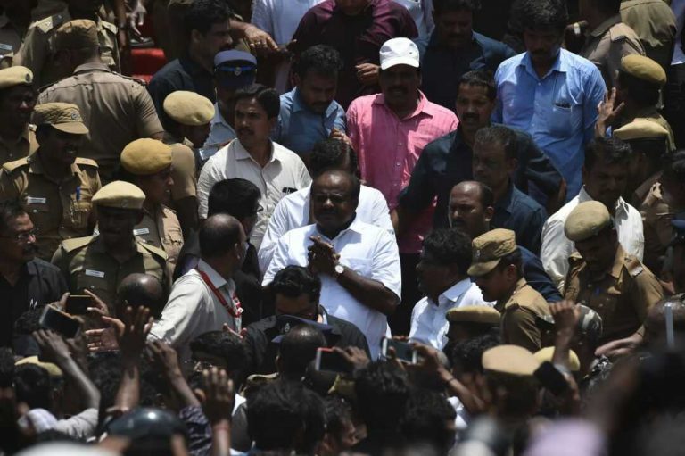 “ದಂತ ಕಥೆಯ ಅಂತ್ಯ” ಕರುಣಾನಿಧಿ ನಿಧನಕ್ಕೆ ಸಿಎಂ ಕುಮಾರಸ್ವಾಮಿ ಕಣ್ಣೀರು