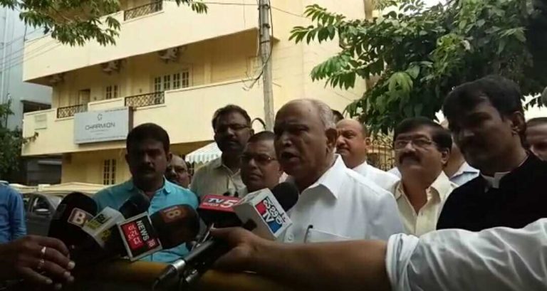 ರಾಜ್ಯದಲ್ಲಿ ನೀವು ಅಧಿಕಾರದಲ್ಲಿದ್ದರೆ, ಕೇಂದ್ರದಲ್ಲಿ ನಾವಿದ್ದೇವೆ ಸಿಎಂ ಕುಮಾರಸ್ವಾಮಿಗೆ ಬಿಎಸ್ವೈ ಟಾಂಗ್!