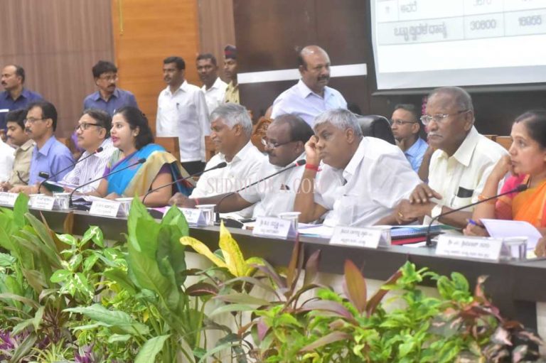 ಮಂಡ್ಯ ಜಿಲ್ಲೆ ಸಮಗ್ರ ಅಭಿವೃದ್ಧಿಗೆ ಸಿಎಂ ಸೂಚನೆ