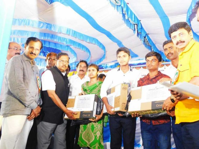 ಉತ್ತಮ‌ ಶಿಕ್ಷಕಿಗೆ 25 ಸಾವಿರ ಚೆಕ್ ನೀಡಲಾಗುವುದು: ಡಿಸಿಎಂ ಡಾ.ಜಿ. ಪರಮೇಶ್ವರ್