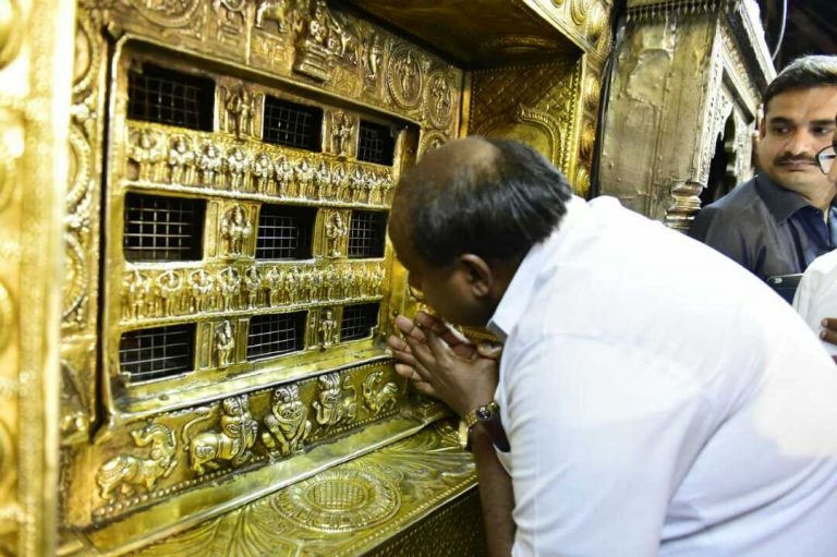 ಉಡುಪಿ  ಶ್ರೀಕೃಷ್ಣನ ದರ್ಶನ ಪಡೆದ  ಸಿಎಂ!