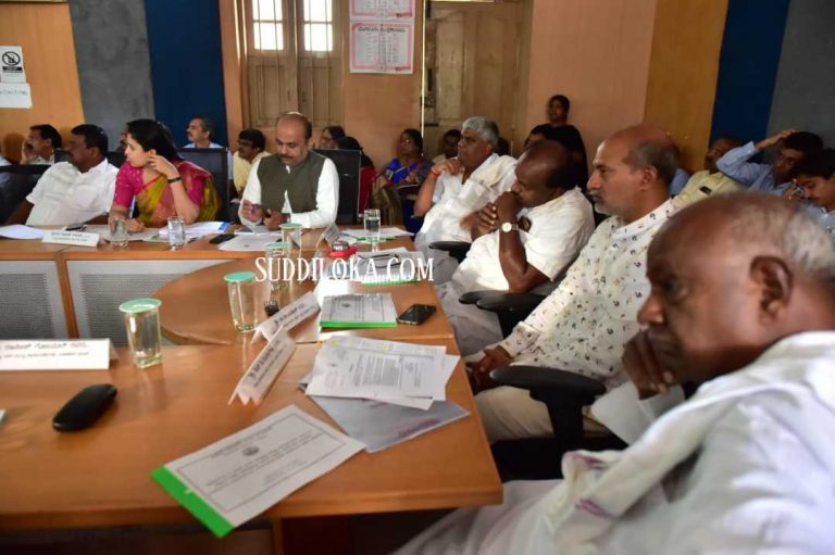 ಹಾಸನ ಅಭಿವೃದ್ದಿ ಕುರಿತು ಉನ್ನತ ಮಟ್ಟದ ಸಭೆ ನಡೆಸಿದ ಮುಖ್ಯಮಂತ್ರಿ