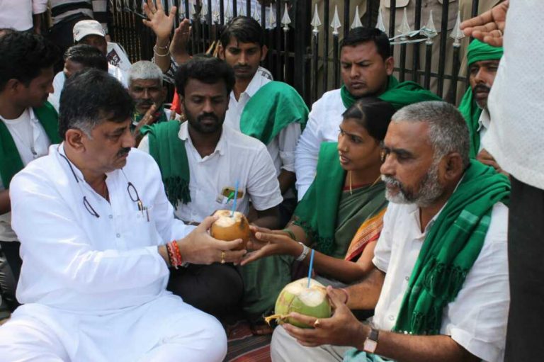 ರೈತರ ಹಿತ ಕಾಪಾಡಲು ಸರ್ಕಾರ ಬದ್ದ: ಡಿಕೆಶಿ