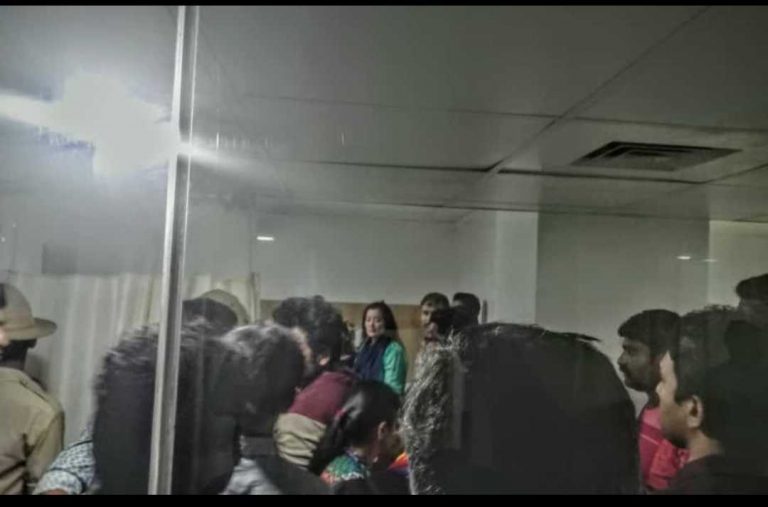 ಕಂಠೀರವ ಸ್ಟುಡಿಯೋದಲ್ಲಿ ಅಂಬರೀಶ್ ಅಂತ್ಯಕ್ರಿಯೆ!