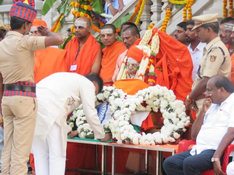 ಭೂಲೋಕ ತೊರೆದ ದೇವರು!