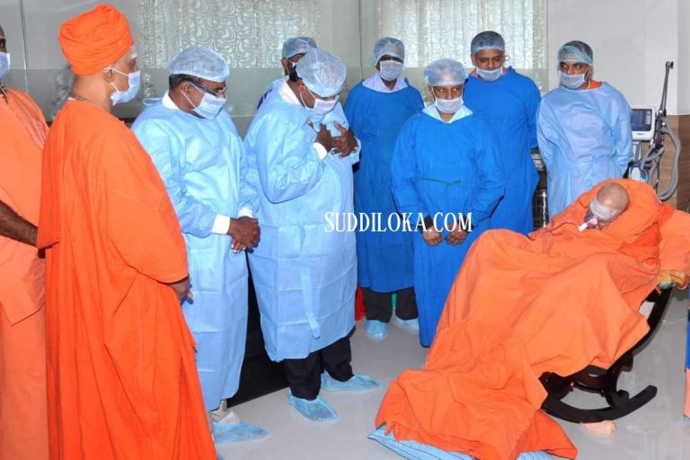 ಸಿದ್ದಗಂಗಾ ಶ್ರೀಗಳು ಆರೋಗ್ಯವಾಗಿದ್ದಾರೆ,ಯಾರೂ ಆತಂಕಪಡುವ ಅಗತ್ಯವಿಲ್ಲ:ಸಿಎಂ