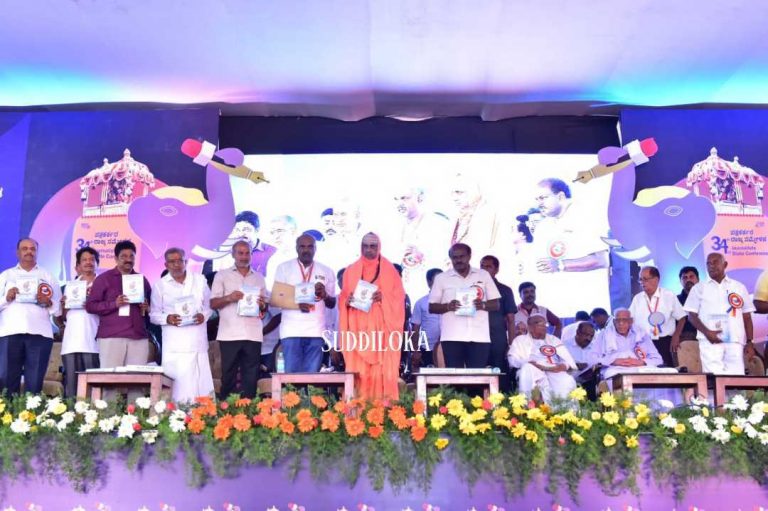 ಪತ್ರಕರ್ತರು ಸದಾಕಾಲ ಮಾಧ್ಯಮದ ಮೌಲ್ಯ ಎತ್ತಿ ಹಿಡಿಯಬೇಕು: ಸಿಎಂ