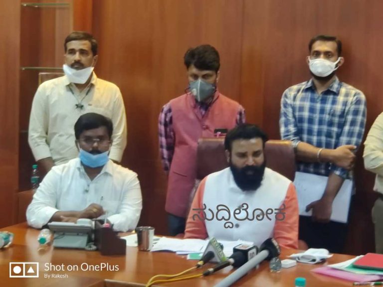 ಕ್ಯಾಬಿನೆಟ್ ನಲ್ಲಿ ಖಾಸಗಿ ಆಸ್ಪತ್ರೆಗಳ ದರ ನಿಗದಿ – ಆರೋಗ್ಯ ಸಚಿವ ಶ್ರೀರಾಮುಲು