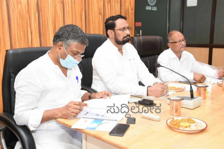 ಈಶಾನ್ಯ ಕರ್ನಾಟಕ ಸಾರಿಗೆ ಸಂಸ್ಥೆಯ ಪ್ರಗತಿ ಪರಿಶೀಲನಾ ಸಭೆ; ಸೋರಿಕೆ ತಡೆಗೆ ವಿಶೇಷ ಕ್ರಮವಹಿಸಲು: ಡಿಸಿಎಂ ಲಕ್ಷ್ಮಣ ಸವದಿ ಸೂಚನೆ