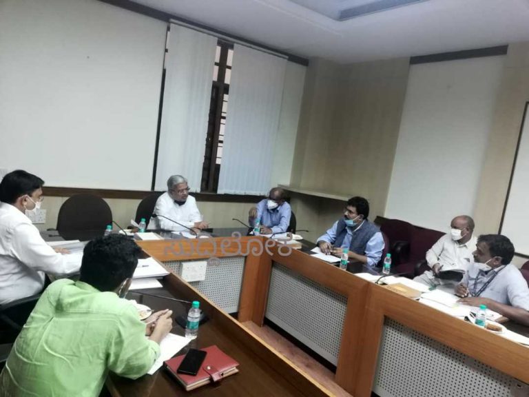 ಪರಿಶಿಷ್ಟ ವಿದ್ಯಾರ್ಥಿಗಳಿಗೆ ಪ್ರತಿಷ್ಠಿತ ಸಂಸ್ಥೆಗಳಿಂದ ಪರೀಕ್ಷಾ ಪೂರ್ವ ತರಬೇತಿ ನೀಡಲು ಗೋವಿಂದ ಎಂ ಕಾರಜೋಳ ಸೂಚನೆ