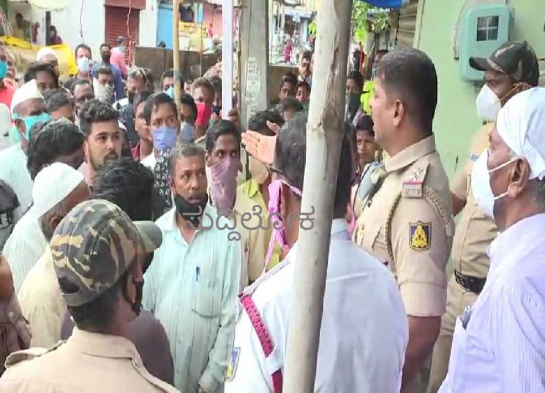 ಫುಟ್‌ಪಾತ್ ತೆರವು, ವ್ಯಾಪಾರಸ್ಥರು ಕಂಗಾಲು: ಪೋಲಿಸಪ್ಪನ ದರ್ಪ!