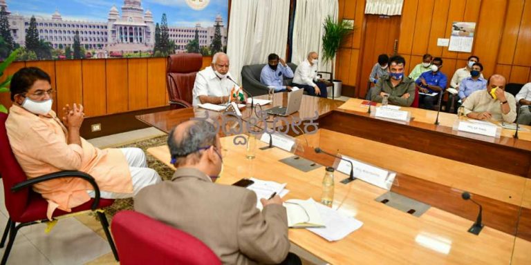 ಬೆಂಗಳೂರಿನಲ್ಲಿ ಕೋವಿಡ್ 19 ನಿಯಂತ್ರಣ ಕುರಿತು ಅಧಿಕಾರಿಗಳ ಸಭೆ ನಡೆಸಿದ ಸಿಎಂ