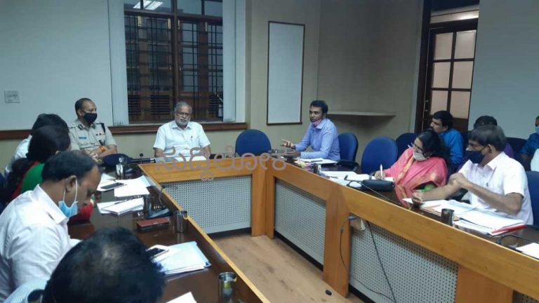 ಬೆಂಗಳೂರು ನಗರದ ಎಸ್ಸೆಸ್ಸೆಲ್ಸಿ ಪರೀಕ್ಷಾ ಸಿದ್ಧತೆ; ಸುರೇಶ್‍ಕುಮಾರ್ ಪರಿಶೀಲನೆ