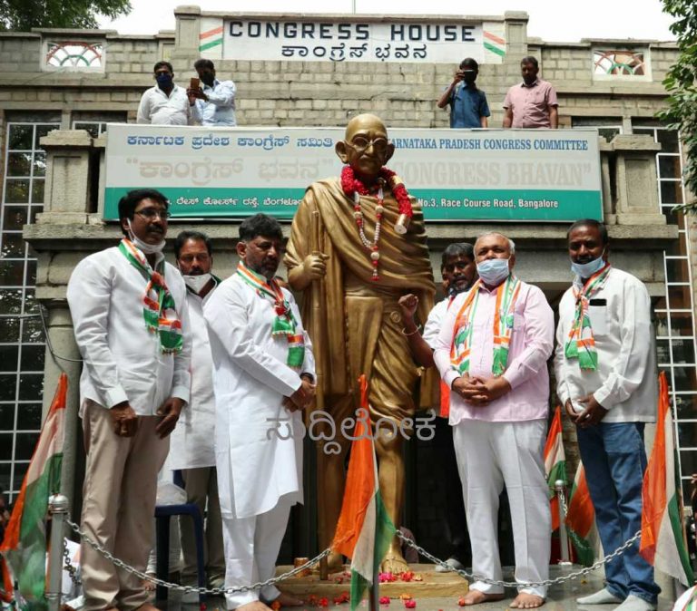 ರೈತರಿಂದ ಪಡಿತರ ಚೀಟಿ ವಾಪಸ್ ಪಡೆಯಲು ಬಿಡಲ್ಲ: ಡಿ.ಕೆ. ಶಿವಕುಮಾರ್