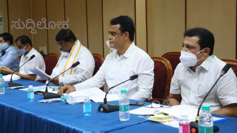 ಹಾಸಿಗೆ ಕೊಡದ ಖಾಸಗಿ ಆಸ್ಪತ್ರೆಗಳ ವಿರುದ್ಧ ನಿರ್ದಾಕಿಣ್ಯ ಕ್ರಮ: ಡಿಸಿಎಂ ಎಚ್ಚರಿಕೆ