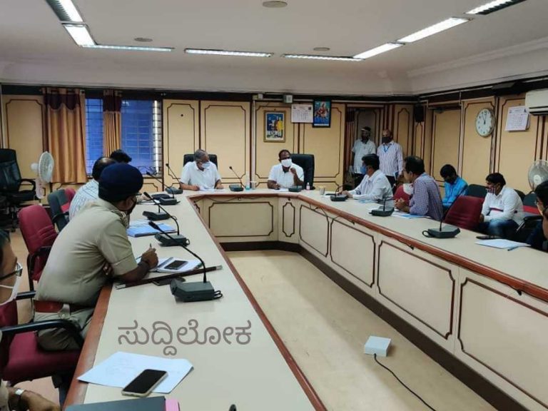 ಕೋವಿಡ್ ಸೋಂಕಿತ ರೋಗಿಗಳಿಗಾಗಿ ವಾರ್ಡ್ ಗೆ ತಲಾ ಒಂದರಂತೆ ಆಂಬ್ಯುಲೆನ್ಸ್ ವಾಹನಗಳ ವ್ಯವಸ್ಥೆ: ಸುರೇಶ್ ಕುಮಾರ್