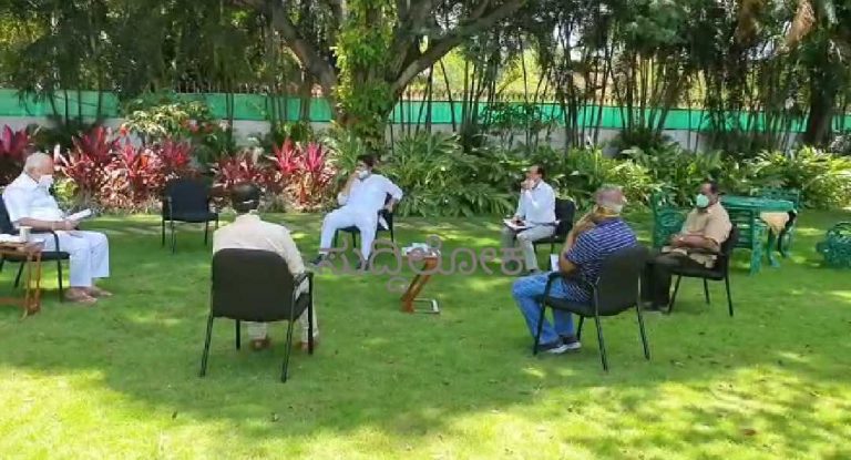 ಬೆಂಗಳೂರಿನಿಂದ ಹೋಗುವವರು ನಾಳೆ ಹೋಗಬಹುದು: ಅಶೋಕ್