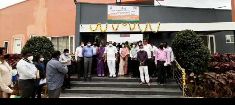 ಲಾಕ್ ಡೌನ್ ಹಿನ್ನೆಲೆ ಖುದ್ದು ರಸ್ತೆಗಿಳಿದ ಸಚಿವರು: ವಾಹನ ಸವಾರರಿಗೆ ಖಡಕ್ ವಾರ್ನಿಂಗ್