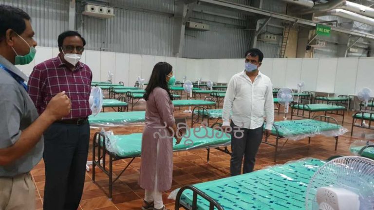 ಕೋವಿಡ್ ಕೇರ್ ಸೆಂಟರ್ ಗಳಲ್ಲಿ ಐಸಿಯು ಘಟಕ ಸ್ಥಾಪನೆ ವೈದ್ಯರ ಜತೆ ಸಂವಾದ, ವಸ್ತು ಪ್ರದರ್ಶನ ಕೇಂದ್ರಕ್ಕೆ ಡಿಸಿಎಂ ಭೇಟಿ