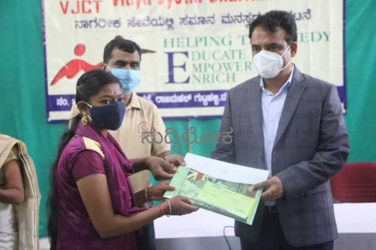 ಹೆಣ್ಣುಮಕ್ಕಳಿಗೆ ಶೈಕ್ಷಣಿಕ ನೆರವು: ಖಾಸಗಿ ಸಹಭಾಗಿತ್ವಕ್ಕೆ ಡಿಸಿಎಂ ಕರೆ