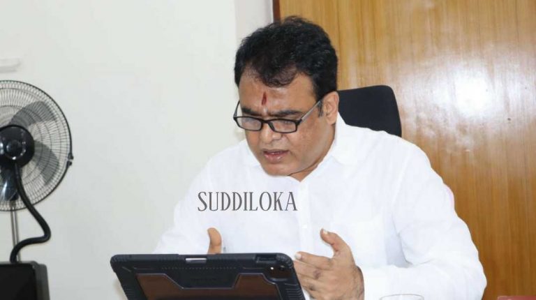 ಉದ್ಧವ್‌ ಠಾಕ್ರೆ ಸರಕಾರಕ್ಕೆ ನೀಡಿರುವ ಬೆಂಬಲ ವಾಪಸ್‌ ಪಡೆಯಿರಿ;ಕಾಂಗ್ರೆಸ್‌ ನಾಯಕರಿಗೆ ಸವಾಲು ಹಾಕಿದ ಡಿಸಿಎಂ