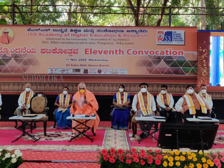 Work in rural areas: Health Minister Dr.K.Sudhakar appeals to young doctors