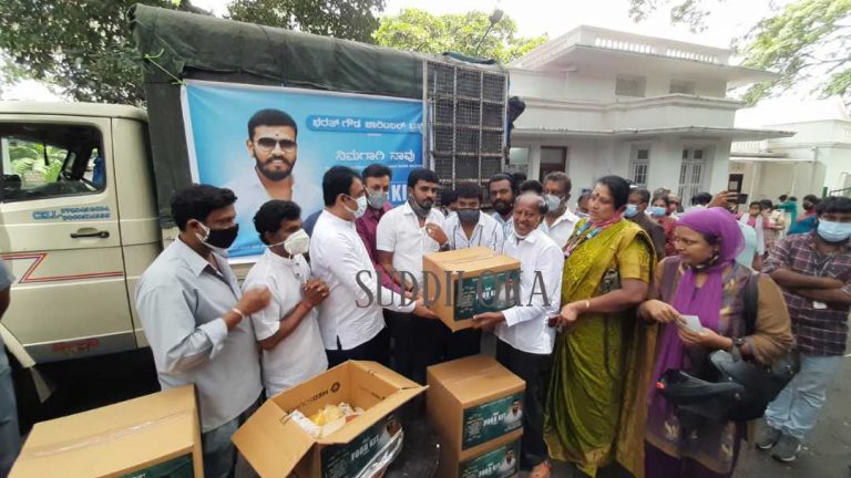 Food Kits distributed to Sandalwood supportive actors