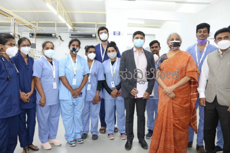 ಯಲಹಂಕ ಕೊವಿಡ್‌ ಆಸ್ಪತ್ರೆಗೆ ನಿಮರ್ಲಾ ಸೀತಾರಾಮನ್‌ ಭೇಟಿ