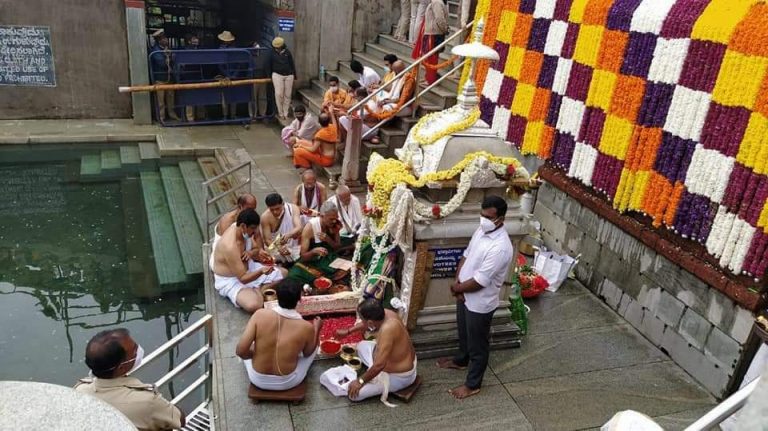 ಕಾವೇರಿ ತೀರ್ಥೋದ್ಭವವನ್ನು ಕಣ್ತುಂಬಿಕೊಂಡ ಸಚಿವ ಡಾ. ನಾರಾಯಣಗೌಡ