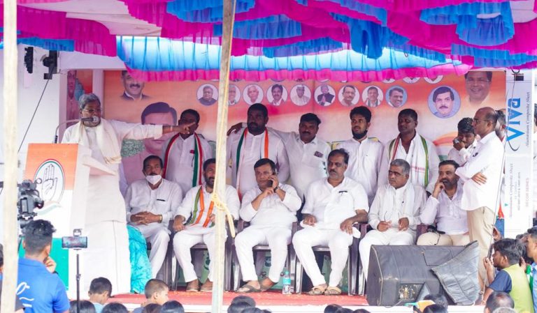 ಯಡಿಯೂರಪ್ಪನ್ನ ಜೈಲಿಗೆ ಹಾಕ್ತೀವಿ ಅಂತ ಹೆದರಿಸಿ ಮುಖ್ಯಮಂತ್ರಿ ಹುದ್ದೆ ಇಂದ ಕೆಳಗಿಳಿಸಿದ್ರು, ಪಾಪ ಕಣ್ಣೀರು ಹಾಕ್ತಾ ರಾಜೀನಾಮೆ ಕೊಟ್ರು: ಸಿದ್ದರಾಮಯ್ಯ