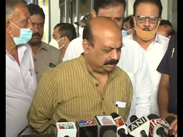 Video-ಹಾವೇರಿ ಸಹಕಾರಿ ಸಕ್ಕರೆ ಕಾರ್ಖಾನೆ ಮುಚ್ಚಲು ಕಾಂಗ್ರೆಸ್ ಕೊಡುಗೆ ದೊಡ್ಡದು: ಸಿದ್ದರಾಮಯ್ಯಗೆ ಸಿಎಂ ತಿರುಗೇಟು…!